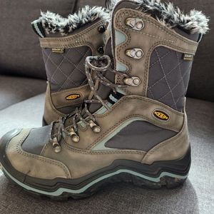 Snowboots